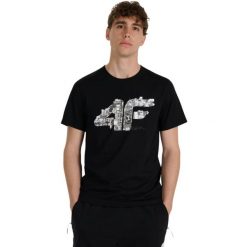 Koszulka męska 4F M3132 głęboka czerń 4FWAW25TTSHM3132 20S. Czarne koszulki sportowe męskie 4f, m, bez wzorów, bez kołnierzyka, bez ramiączek, do piłki nożnej. Za 44.90 zł.