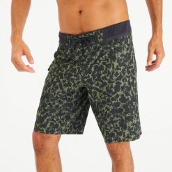 Spodenki surfingowe męskie Olaian 900 20" Morpho Army. Zielone kąpielówki męskie OLAIAN, m, bez wzorów, z elastanu. Za 159.99 zł.