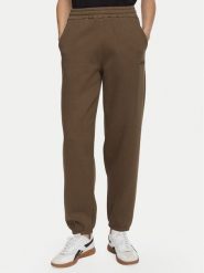 Reebok Spodnie dresowe Reebok x Ewa Chodakowska RK25981CCW Brązowy Regular Fit. Brązowe spodnie dresowe damskie Reebok, xs, bez wzorów, z dresówki. Za 179.99 zł.