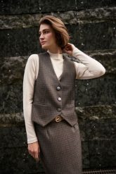 Elegancka kamizelka ciemnobeżowa. Brązowe żakiety damskie MOODO, l, bez wzorów, z elastanu, eleganckie. Za 129.99 zł.