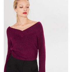 Sweter z dekoltem carmen - Bordowy. Czerwone swetry damskie Mohito, l, bez wzorów, bez kołnierzyka, bez ramiączek, bez kaptura. Za 119.99 zł.
