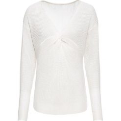 Sweter z przewiązaniem: Must-Have bonprix biel wełny. Swetry damskie bonprix. Za 49.99 zł.