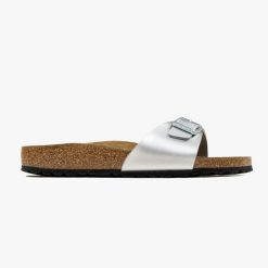 Klapki damskie Birkenstock Madrid BS (0040413). Szare klapki damskie Birkenstock, bez wzorów, młodzieżowe, bez obcasa. Za 249.99 zł.