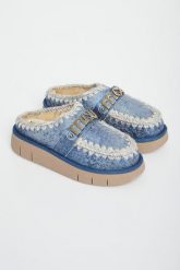 Klapki damskie skórzane mule MOU. Klapki damskie Mou, bez wzorów, bez obcasa, bez zapięcia. Za 1,149.00 zł.