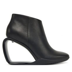 Botki United Nude. Czarne botki damskie United Nude, bez obcasa, na koturnie, bez zapięcia. Za 1,509.00 zł.