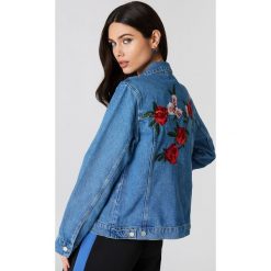 NA-KD Jeansowa kurtka z kwiatowym haftem - Blue. Niebieskie kurtki damskie NA-KD, z haftami, z bawełny. W wyprzedaży za 161.98 zł.