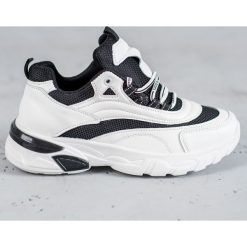 SHELOVET czarne Sneakersy Fashion. Czarne trampki i tenisówki damskie SHELOVET, bez wzorów, bez zapięcia. W wyprzedaży za 99.00 zł.