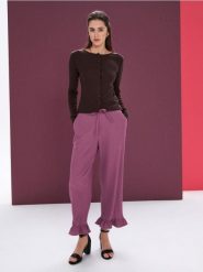 Spodnie loose z ozdobnymi falbanami - fioletowy. Fioletowe spodnie materiałowe damskie Sinsay, l, bez wzorów. Za 39.99 zł.