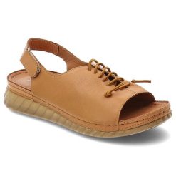Sandały damskie Maciejka, cholewka ze skóry naturalnej zabudowany fason z odkrytymi palcami styl casualowy, brązowe, L7635-29/00-1. Brązowe klapki damskie Maciejka, bez wzorów, z jeansu, bez obcasa, bez zapięcia. Za 259.00 zł.