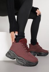 Bordowe Traperki Sneakersy Vices na Grubej Tłoczonej Platformie Typu Traperki Narrise. Czerwone śniegowce i trapery damskie Born2be, z jeansu. Za 99.99 zł.