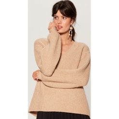 Sweter z bufiastymi rękawami - Beżowy. Brązowe swetry damskie Mohito. Za 149.99 zł.