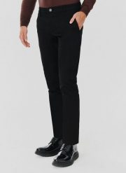 PAKO LORENTE – Casualowe czarne spodnie męskie. Czarne spodnie materiałowe męskie Pako Lorente, l, bez wzorów, z elastanu, casualowe. Za 239.99 zł.