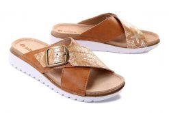 INBLU CN-32 camel, klapki damskie. Brązowe klapki damskie Inblu, bez wzorów, bez obcasa. Za 62.94 zł.