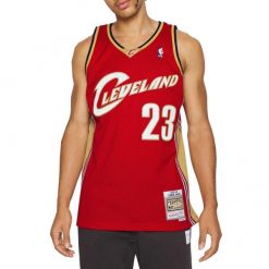 Koszulka męska do koszykówki Mitchell & Ness NBA Jersey Cavaliers Lebron James. Czerwone koszulki sportowe męskie Mitchell & Ness, l, bez wzorów, z jersey, bez kołnierzyka, bez ramiączek, do koszykówki. Za 409.30 zł.