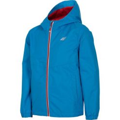 Kurtka miejska dla małych chłopców JKUM100 - denim. Niebieskie kurtki i płaszcze dla chłopców 4F JUNIOR, na lato, z denimu. W wyprzedaży za 99.99 zł.