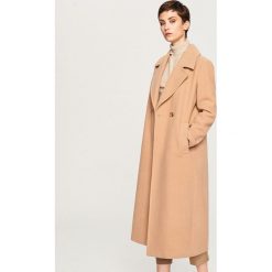 Długi płaszcz z wełną - Beżowy. Brązowe płaszcze damskie Reserved, z wełny. Za 399.99 zł.