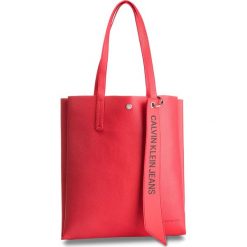 Torebka CALVIN KLEIN JEANS - Logo Banner Medium Shopper K40K400848 634. Czerwone torebki shopper damskie Calvin Klein Jeans, z jeansu. Za 599.00 zł.