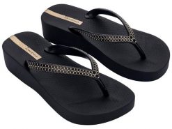 Buty klapki japonki damskie Ipanema Mesh XI Plat Fem. Czarne klapki damskie Ipanema, bez wzorów, z materiału, bez obcasa. Za 109.99 zł.