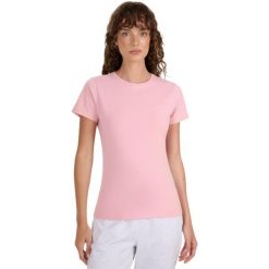 Koszulka damska 4F F2255 jasny róż 4FWMM00TTSHF2255 56S. Czerwone koszulki sportowe damskie 4f, s, bez wzorów, z bawełny, sportowe, bez kołnierzyka. Za 29.90 zł.