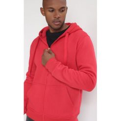 Czerwona Bluza Mentasius. Czerwone bluzy męskie Born2be, l, z aplikacjami, z bawełny, bez kaptura. Za 54.99 zł.