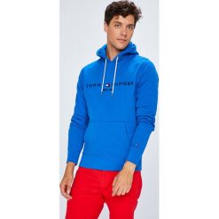 Tommy Hilfiger - Bluza. Niebieskie bluzy męskie marki Tommy Hilfiger, z aplikacjami, z bawełny. Za 399.90 zł.