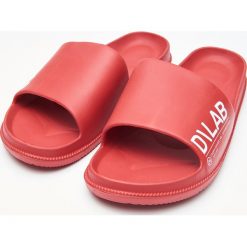 Klapki - Czerwony. Klapki damskie marki Cropp. Za 49.99 zł.