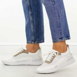 Białe skórzane półbuty damskie Filippo Dp7622/26. Białe obuwie sportowe damskie Filippo, w ażurowe wzory, z jeansu, trekkingowe. W wyprzedaży za 197.10 zł.