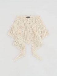 Ażurowa chusta z bawełny - złamana biel. Szaliki i chusty damskie Reserved, w ażurowe wzory, z bawełny. Za 69.99 zł.