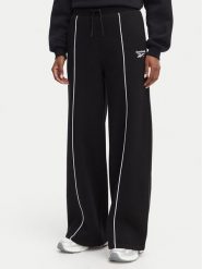 Reebok Spodnie dresowe Oliwia RK25683CCW Czarny Regular Fit. Czarne spodnie dresowe damskie Reebok, m, bez wzorów, z dresówki. Za 199.99 zł.