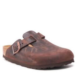 Klapki Birkenstock. Brązowe klapki damskie Birkenstock, bez wzorów, bez obcasa. Za 649.99 zł.