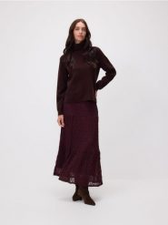 Ażurowa spódnica maxi - bordowy. Czerwone spódnice damskie Reserved, l, w ażurowe wzory, z dzianiny, maxi, rozkloszowane. Za 119.99 zł.