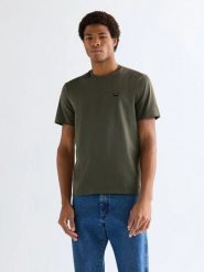 MESKA KOSZULKA WRANGLER SIGN OFF TEE DEEP DEPTHS 112378011. T-shirty męskie Wrangler, xl, bez wzorów, bez kołnierzyka. Za 79.99 zł.