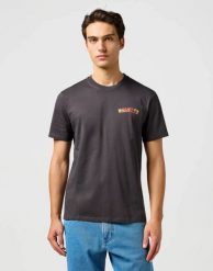MESKA KOSZULKA WRANGLER BIG GRAPHIC TEE FADED BLACK 112362816. Czarne t-shirty męskie Wrangler, xl, bez wzorów, bez kołnierzyka. Za 79.99 zł.