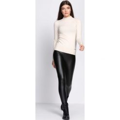 Czarne Legginsy Lose Yourself. Czarne legginsy damskie Born2be. Za 49.99 zł.