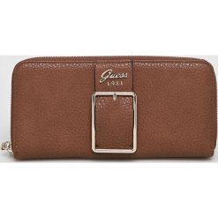Guess Jeans - Portfel Caroline. Brązowe portfele damskie Guess Jeans, z jeansu. Za 279.90 zł.