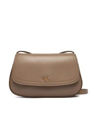 Calvin Klein Torebka Ck Flap Camera Bag LV04F3421G Beżowy. Brązowe listonoszki damskie Calvin Klein, bez wzorów, ze skóry, bez dodatków. Za 409.99 zł.
