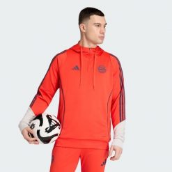 Bluza Z Kapturem Fc Bayern 25/26. Czerwone bluzy męskie Adidas, bez wzorów, z kapturem. Za 279.00 zł.
