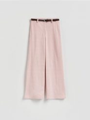 Spodnie z paskiem - różowy. Czerwone spodnie materiałowe damskie Reserved, l, bez wzorów, z tkaniny. Za 149.99 zł.