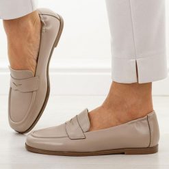 Beżowe skórzane mokasyny damskie Vinceza 18121. Brązowe mokasyny damskie VINCEZA, z jeansu, biznesowe. Za 219.00 zł.