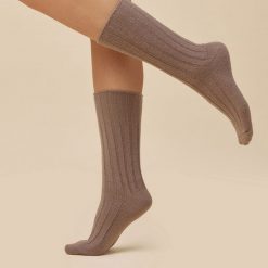 J.brązowe skarpetki damskie Gabriella wełna merino 1214. Brązowe skarpety damskie Gabriella, bez wzorów, z elastanu. Za 35.90 zł.