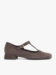 Brązowe welurowe czółenka t-bar. Brązowe czółenka damskie Ryłko, bez wzorów, z gumy, eleganckie, bez obcasa, na słupku, bez zapięcia. Za 429.99 zł.