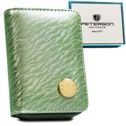 Mały portfel damski w jasnozielonym kolorze zamykany na zatrzask i suwak, wykonany ze skóry naturalnej i ekologicznej - Peterson. Zielone portfele damskie Peterson, bez wzorów, ze skóry ekologicznej. Za 69.99 zł.