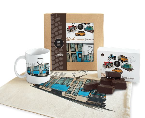 Konstal 105N — paczka (Zawartość paczki: koszulka - torba - kubek - słodycze; Rozmiar koszulki / bluzy: XXL (damska); Kolor koszulki / bluzy: jasnosza. Brązowe bluzy damskie nikiniki, s, bez wzorów, z bawełny, bez kołnierzyka. Za 169.00 zł.