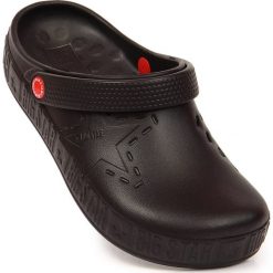 Klapki chodaki czarne Big Star II275001. Czarne klapki damskie Big Star, bez wzorów, z tworzywa sztucznego, retro, bez obcasa. Za 59.99 zł.