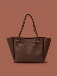 Torebka shopper z imitacji skóry - brązowy. Brązowe torebki shopper damskie Sinsay, bez wzorów, ze skóry, bez dodatków. Za 49.99 zł.