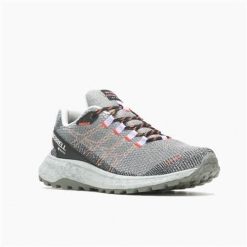 Buty do biegania damskie Merrell Fly Strike Gtx. Szare obuwie sportowe damskie Merrell, bez wzorów, z materiału, do biegania. Za 402.00 zł.