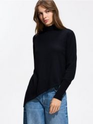 Sweter z asymetrycznym dołem - czarny. Czarne swetry damskie Reserved, l, bez wzorów, z dzianiny, z asymetrycznym kołnierzem, bez ramiączek, bez kaptura. Za 109.99 zł.