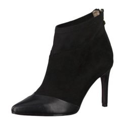 Tamaris Damskie Botki 1-1-25384-21-001 Black (Rozmiar 40). Czarne botki damskie marki Tamaris. W wyprzedaży za 281.00 zł.
