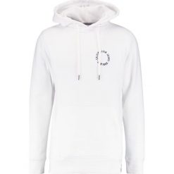 Calvin Klein Jeans HIRCLE Bluza z kapturem white. Bluzy męskie marki Calvin Klein Jeans. W wyprzedaży za 449.10 zł.