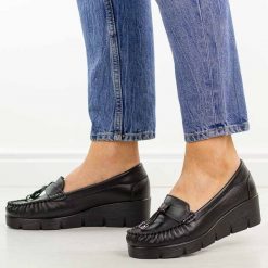 Czarne skórzane mokasyny damskie Vinceza 39990. Czarne mokasyny damskie VINCEZA, z jeansu, biznesowe. Za 219.00 zł.